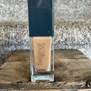 Skin Finish Foundation - Medium Tan